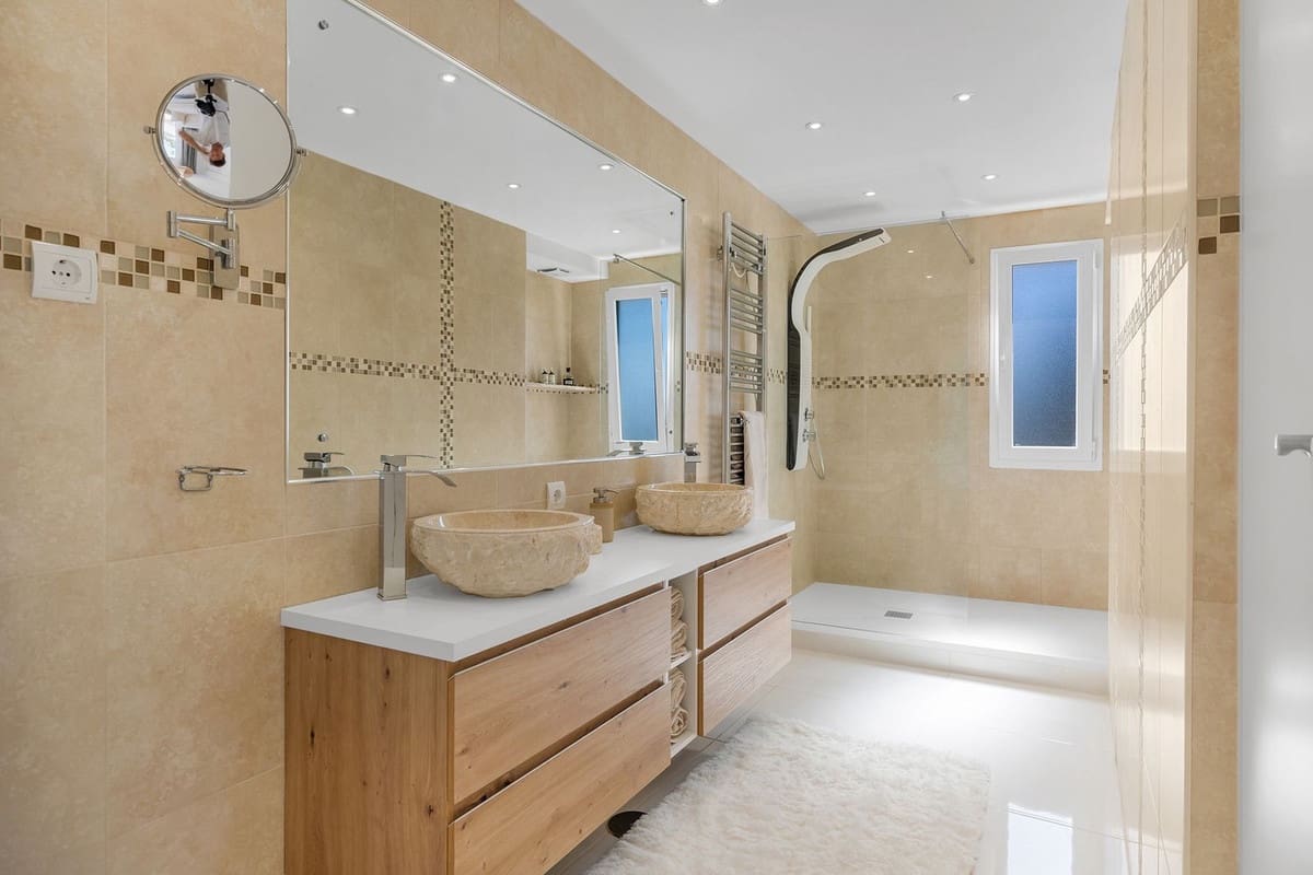 6 soverom Villa til salgs i Estepona med svømmebasseng garasje - € 2 195 000 (Ref: 10123711)