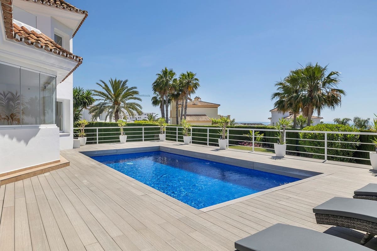 6 soverom Villa til salgs i Estepona med svømmebasseng garasje - € 2 195 000 (Ref: 10123711)