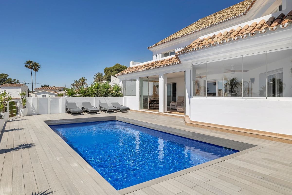 6 soverom Villa til salgs i Estepona med svømmebasseng garasje - € 2 195 000 (Ref: 10123711)