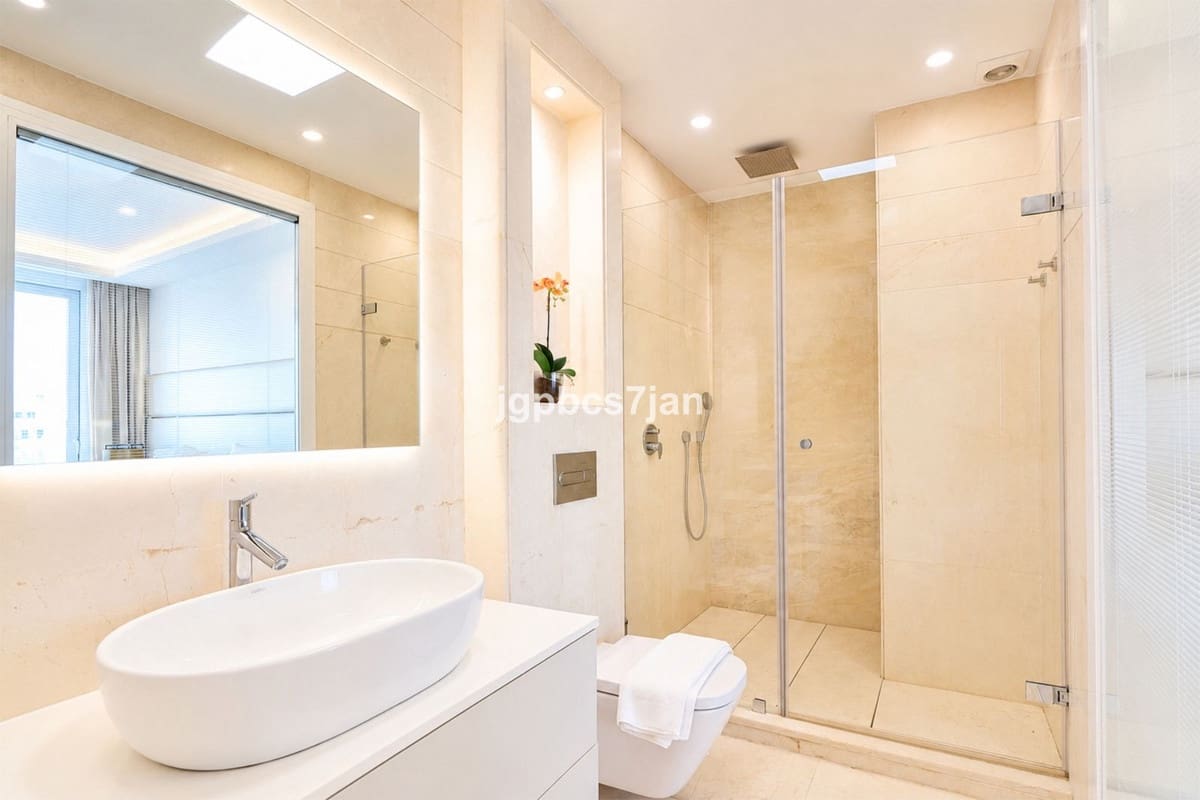 2 sovrum Lägenhet till salu i Marbella med pool garage - 939 000 € (Ref: 10123725)