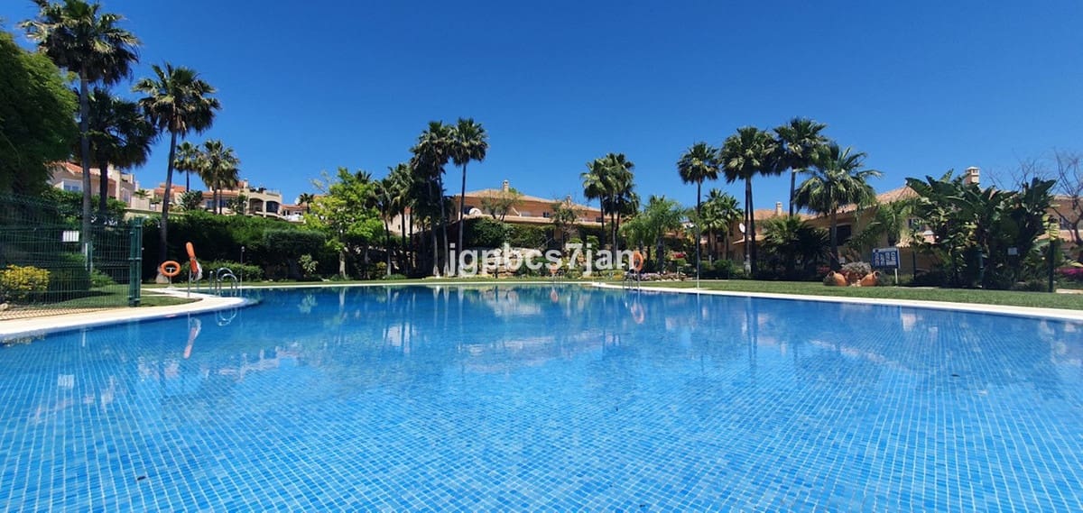 4 Zimmer Villa zu verkaufen in Riviera del Sol mit Pool Garage - 620.000 € (Ref: 10123726)