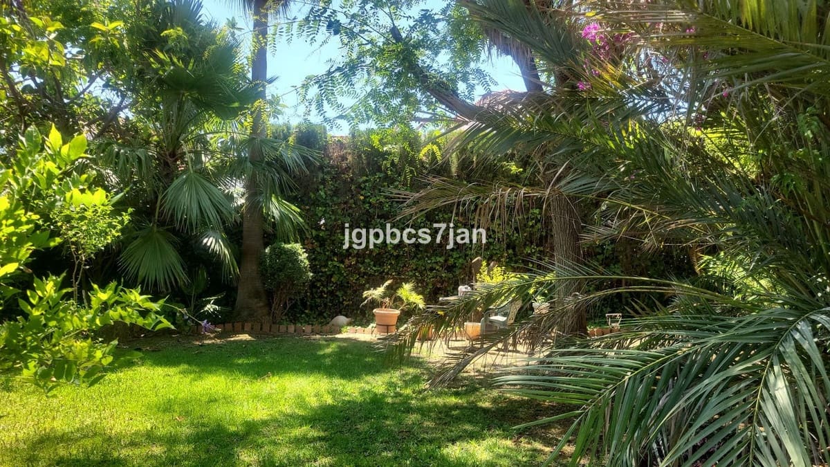 4 Zimmer Villa zu verkaufen in Riviera del Sol mit Pool Garage - 620.000 € (Ref: 10123726)