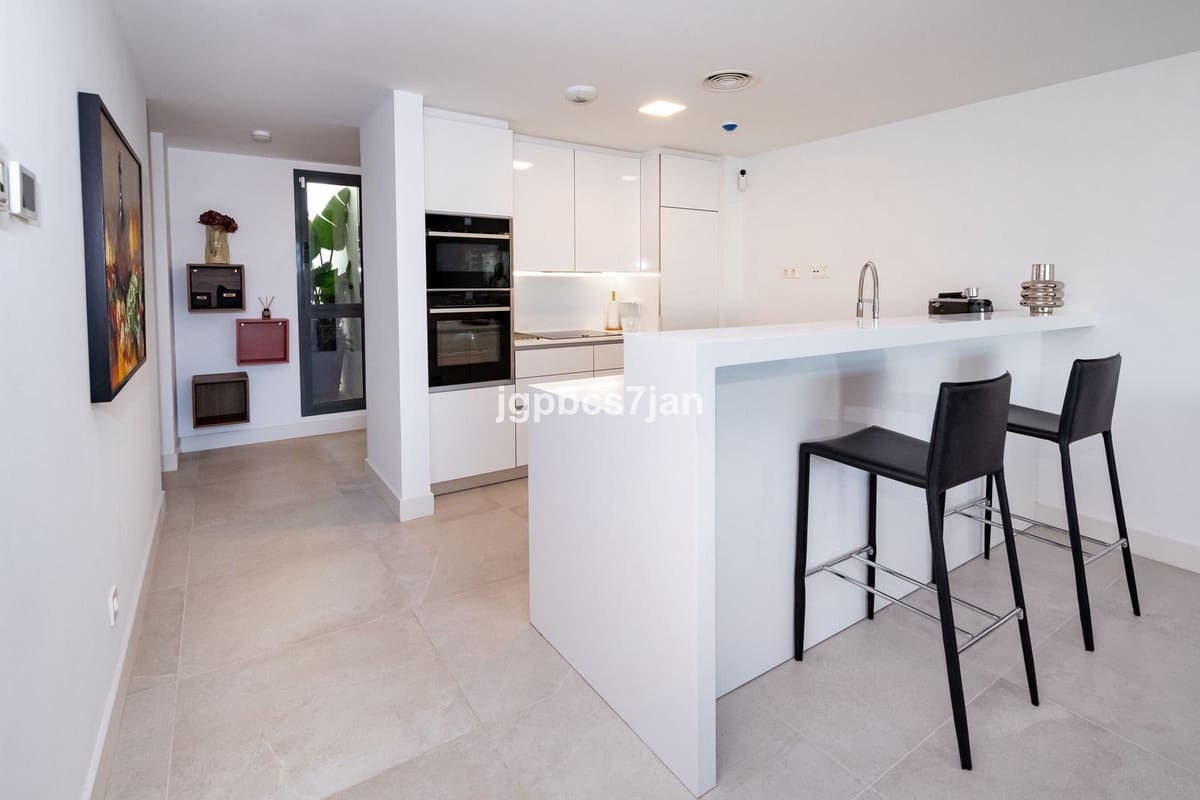4 sovrum Lägenhet till salu i Cabopino med pool garage - 980 000 € (Ref: 10123732)