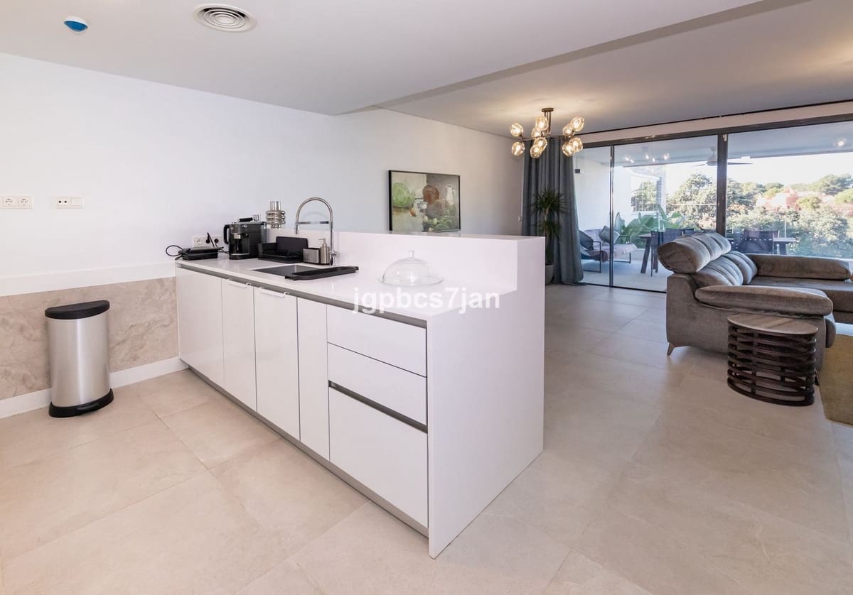 4 sovrum Lägenhet till salu i Cabopino med pool garage - 980 000 € (Ref: 10123732)