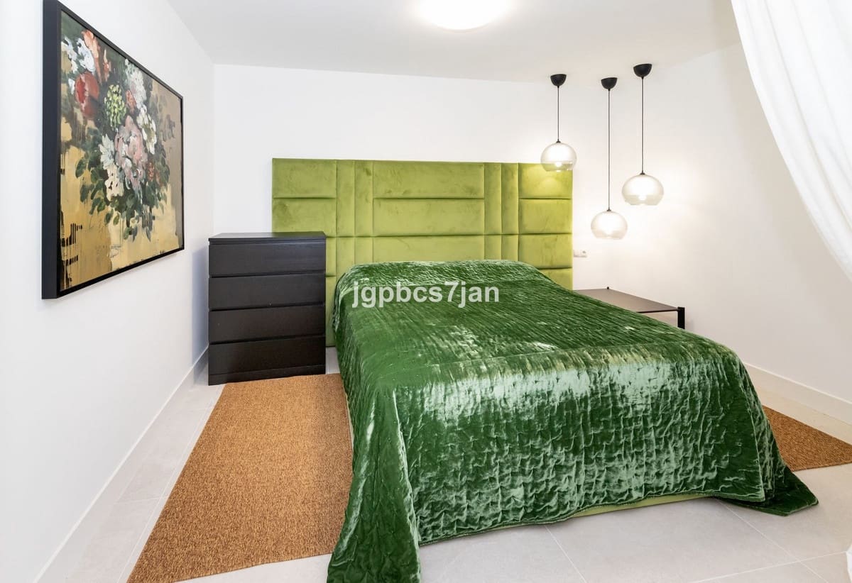 4 sovrum Lägenhet till salu i Cabopino med pool garage - 980 000 € (Ref: 10123732)