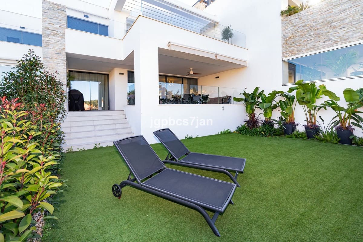 4 sovrum Lägenhet till salu i Cabopino med pool garage - 980 000 € (Ref: 10123732)