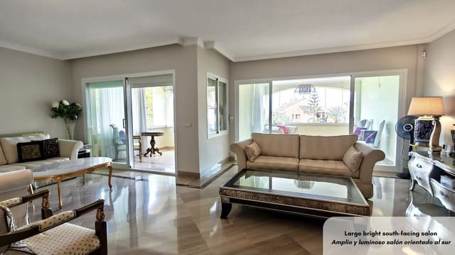 3 sovrum Lägenhet till salu i Bahía de Marbella, Marbella med pool garage - 750 000 € (Ref: 10123744)