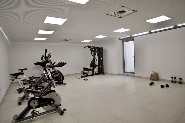 Apartamento de 2 habitaciones en Real de Zaragoza, Marbella en venta con piscina garaje - 699.000 € (Ref: 10123749)