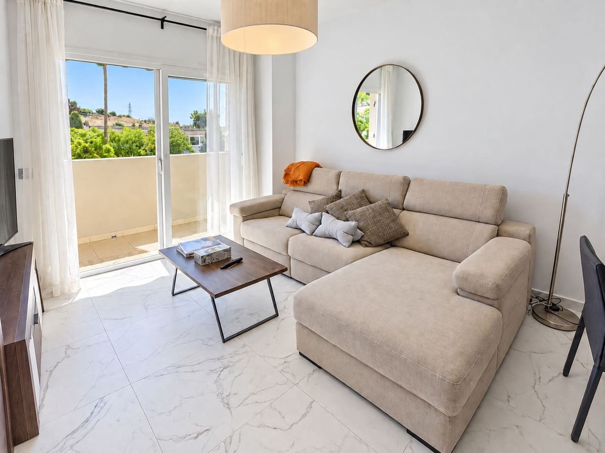 3 sovrum Lägenhet till salu i Nueva Andalucia med garage - 375 000 € (Ref: 10123758)