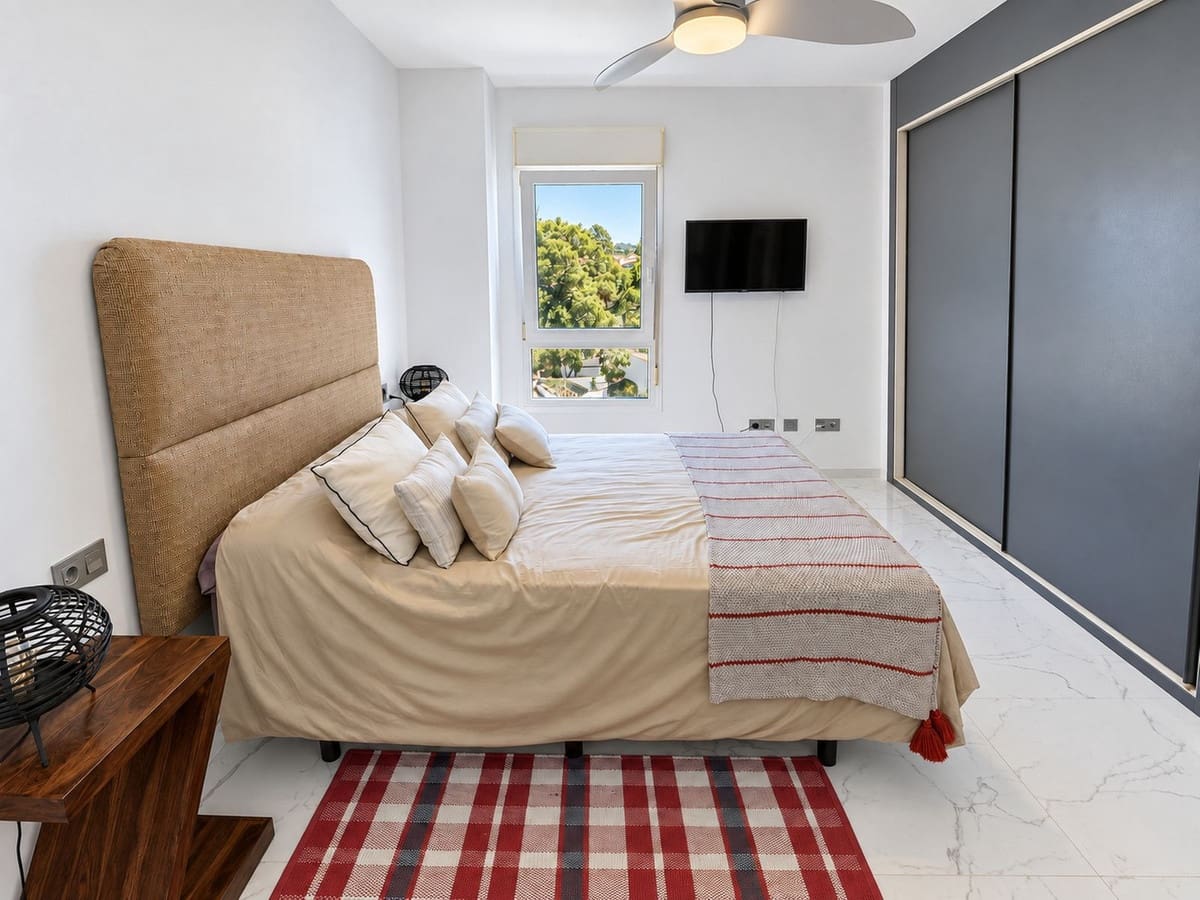 3 sovrum Lägenhet till salu i Nueva Andalucia med garage - 375 000 € (Ref: 10123758)