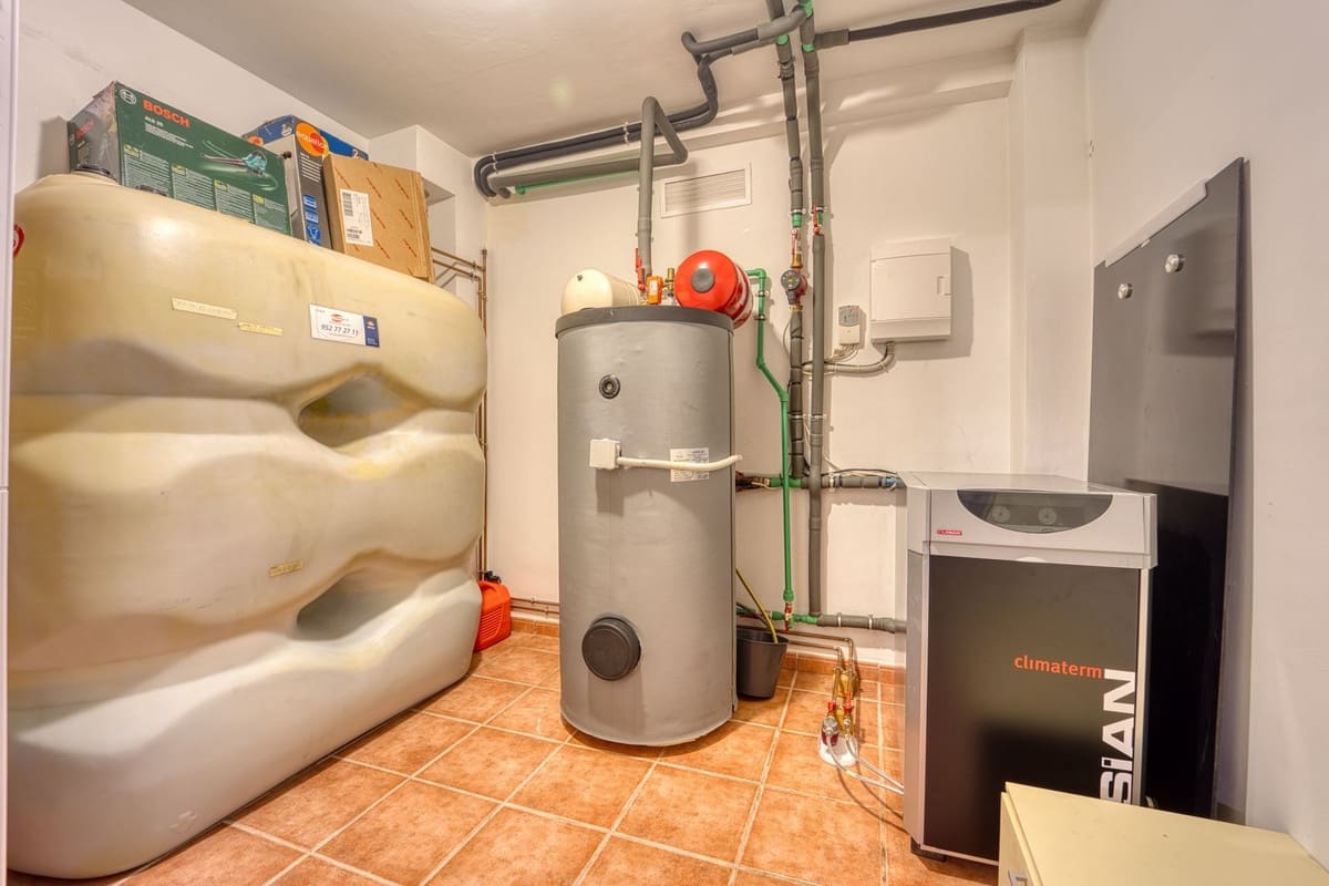 5 quarto Moradia para venda em Guadalmina com piscina garagem - 1 450 000 € (Ref: 10123769)