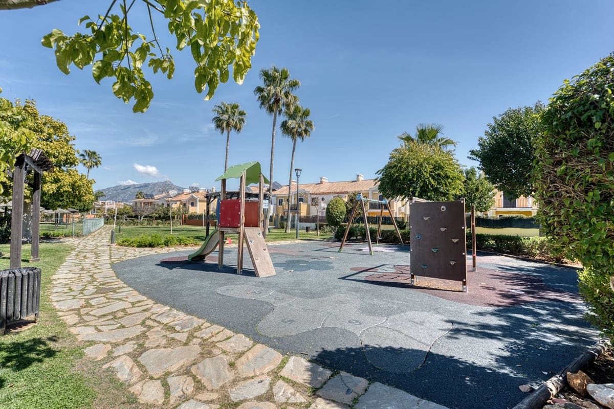 5 quarto Moradia para venda em Guadalmina com piscina garagem - 1 450 000 € (Ref: 10123769)