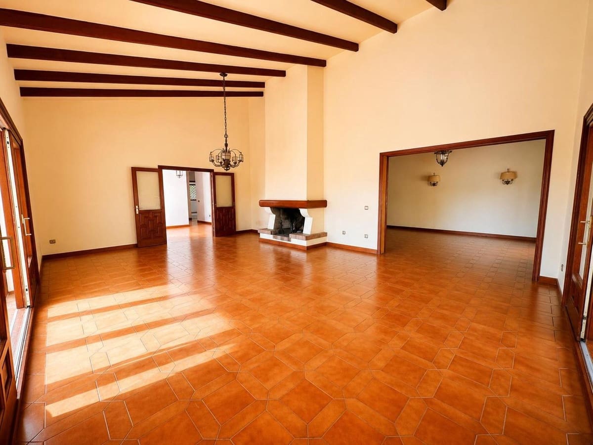4 Zimmer Villa zu verkaufen in Rio Real mit Pool Garage - 2.150.000 € (Ref: 10123773)