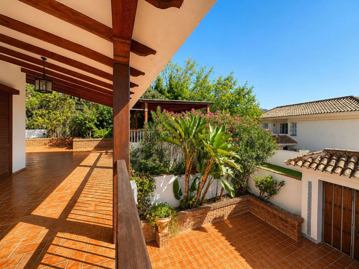4 Zimmer Villa zu verkaufen in Rio Real mit Pool Garage - 2.150.000 € (Ref: 10123773)