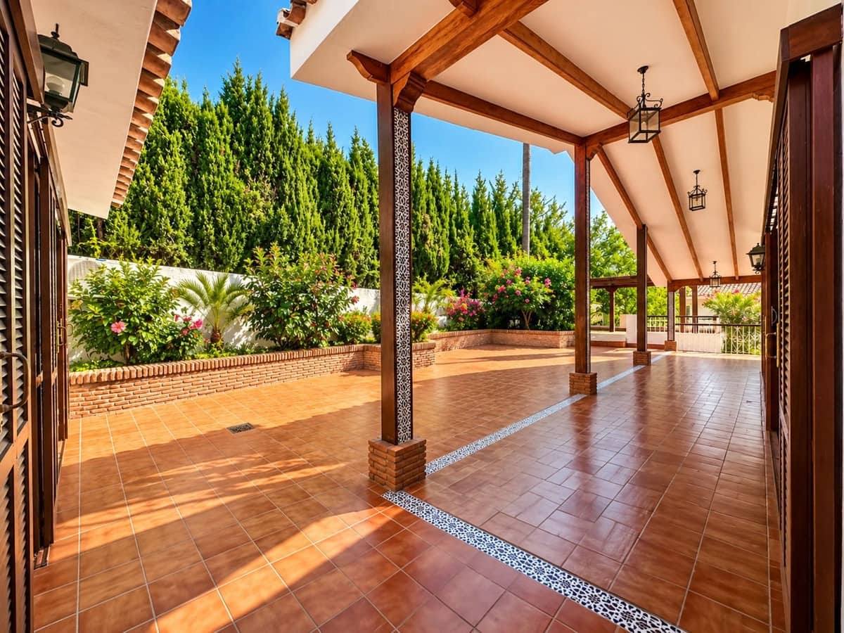 4 Zimmer Villa zu verkaufen in Rio Real mit Pool Garage - 2.150.000 € (Ref: 10123773)