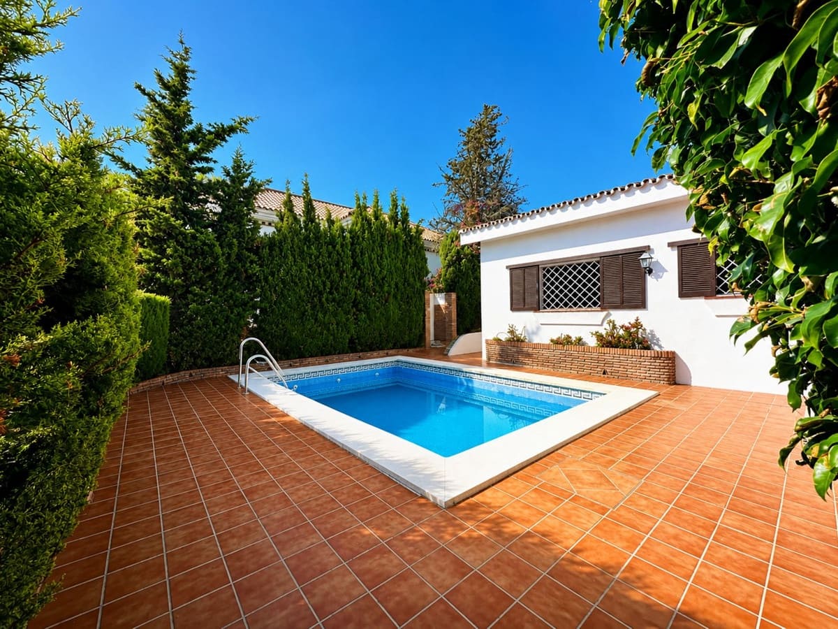 4 Zimmer Villa zu verkaufen in Rio Real mit Pool Garage - 2.150.000 € (Ref: 10123773)