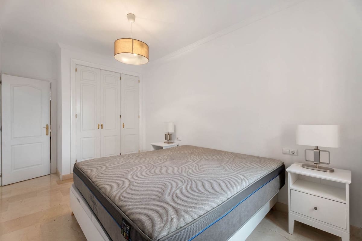 3 soverom Leilighet til salgs i Marbella med svømmebasseng garasje - € 340 000 (Ref: 10123777)