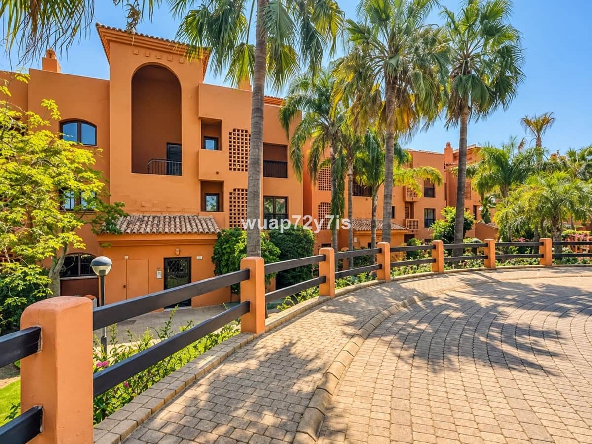 2 soveværelse Lejlighed til salg i Benahavis med swimmingpool garage - € 495.000 (Ref: 10123850)