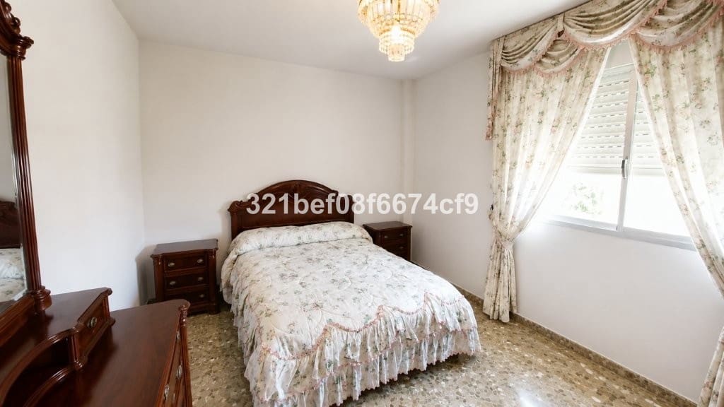 Apartamento de 4 habitaciones en Málaga ciudad en venta con garaje - 387.000 € (Ref: 10123854)