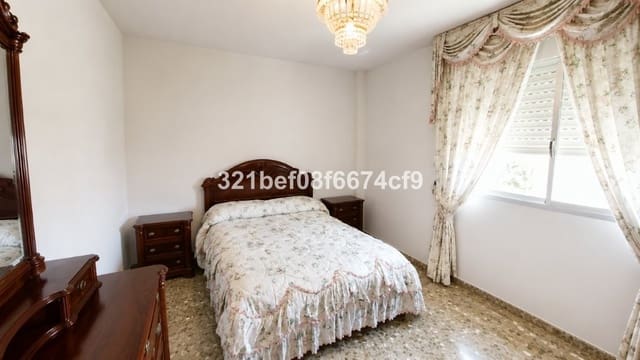 Apartamento de 4 habitaciones en Nueva Malaga, Málaga ciudad en venta - 387.000 € (Ref: 10123854)