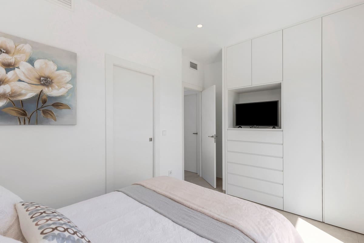2 slaapkamer Villa te koop in Los Alcazares met zwembad garage - € 439.000 (Ref: 10123856)