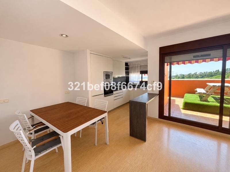 Apartamento de 2 habitaciones en Manilva en venta con piscina garaje - 349.000 € (Ref: 10123858)