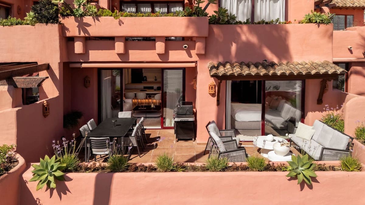 Apartamento de 3 habitaciones en Guadalmansa en venta con piscina garaje - 2.550.000 € (Ref: 10123963)