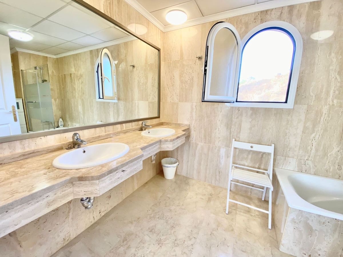 3 sovrum Lägenhet till salu i Marbella med pool garage - 615 000 € (Ref: 10123997)