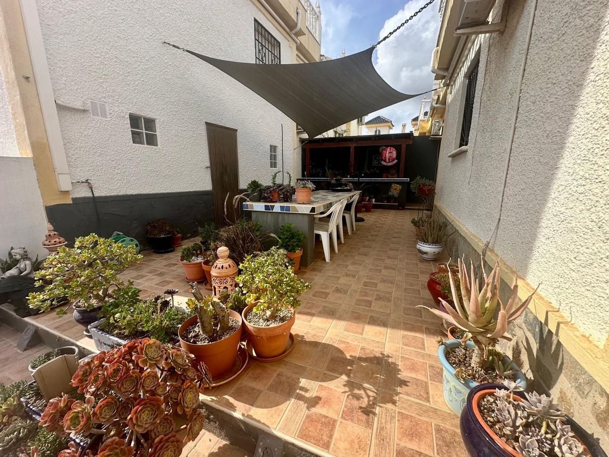 2 soveværelse Villa til salg i Rojales med swimmingpool - € 215.000 (Ref: 10124004)