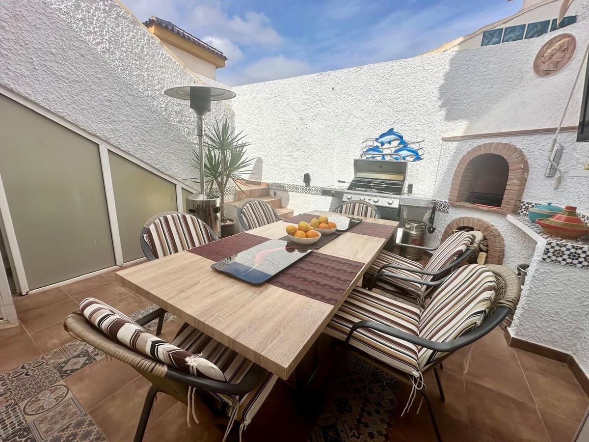 2 soveværelse Villa til salg i Rojales med swimmingpool - € 215.000 (Ref: 10124004)