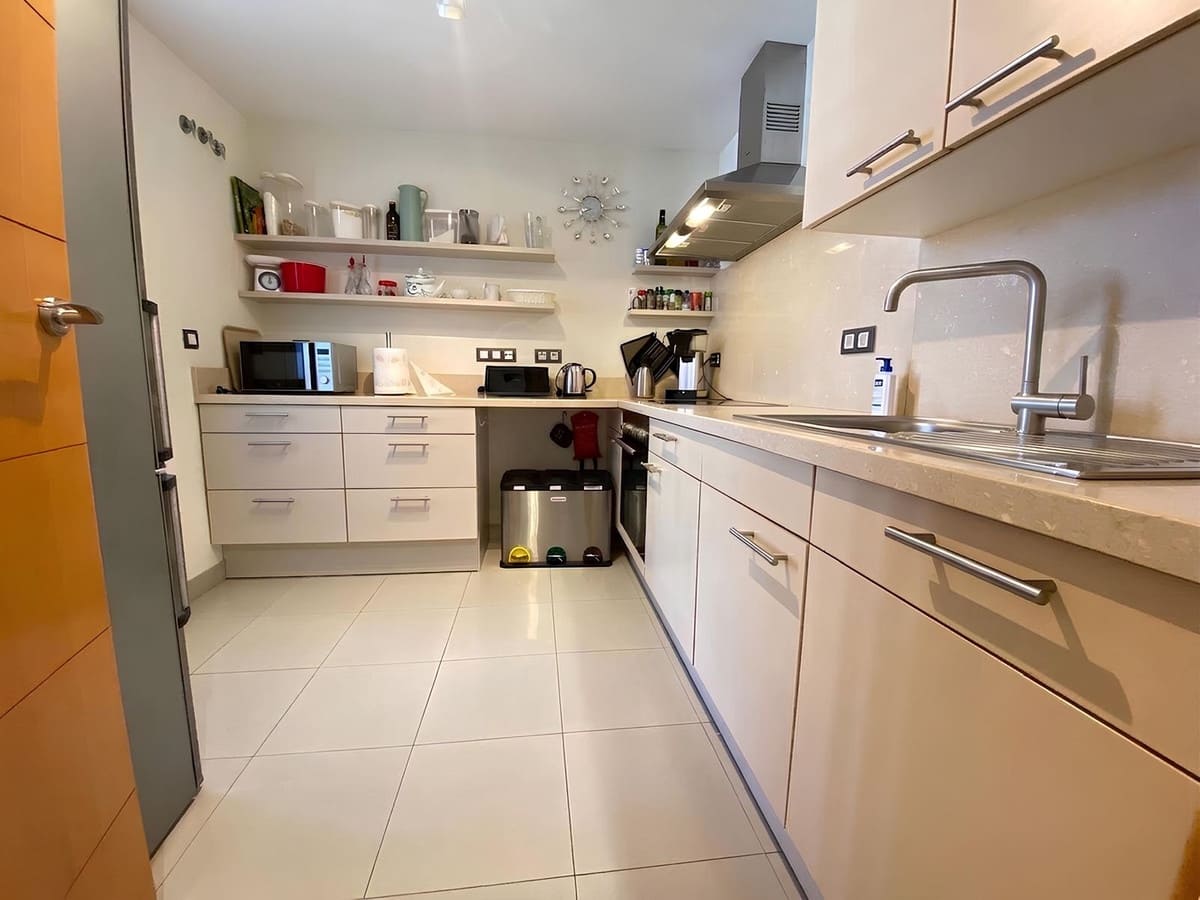 3 bedroom Apartment for sale in El Paraiso with pool garage - € 470,000 (Ref: 10124007)