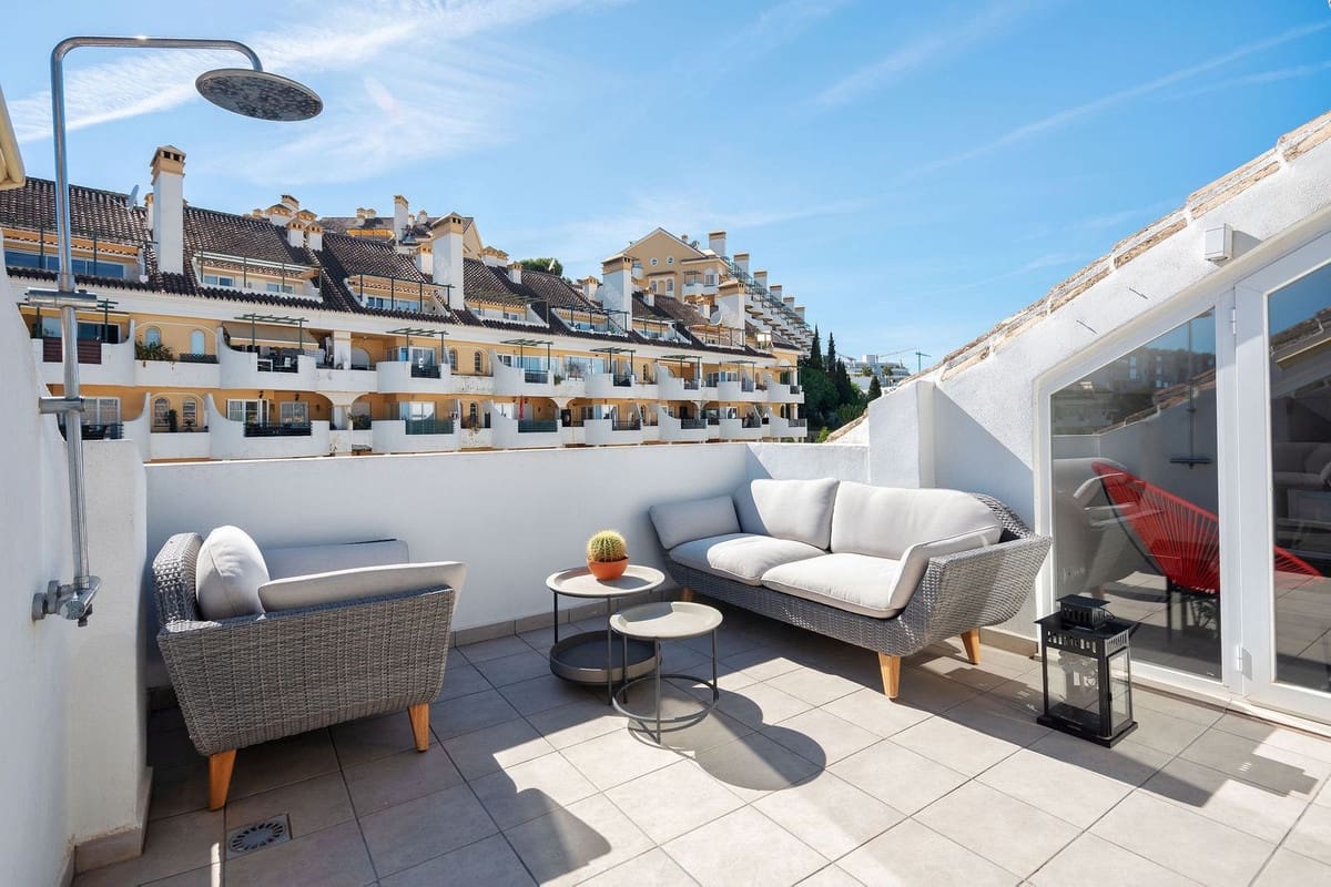 3 chambre Appartement à vendre à Nueva Andalucia avec piscine garage - 829 000 € (Ref: 10124022)