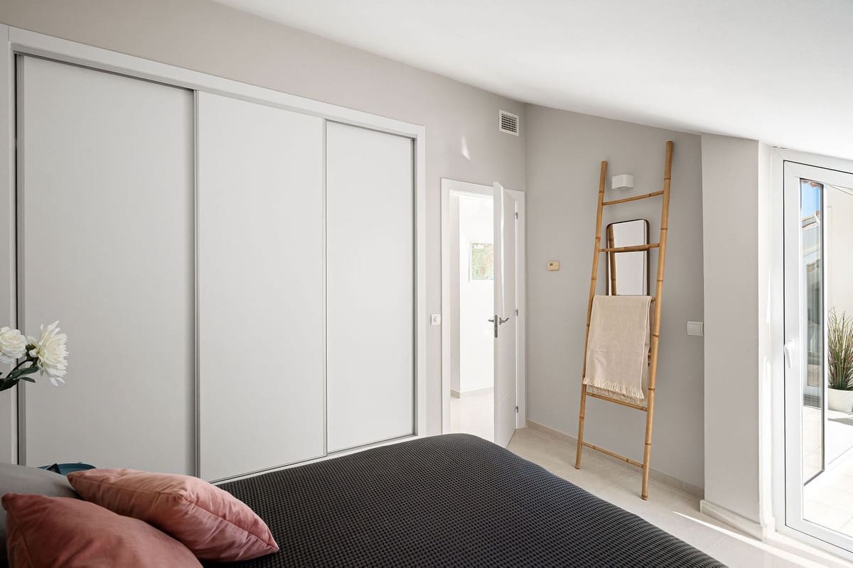 3 chambre Appartement à vendre à Nueva Andalucia avec piscine garage - 829 000 € (Ref: 10124022)