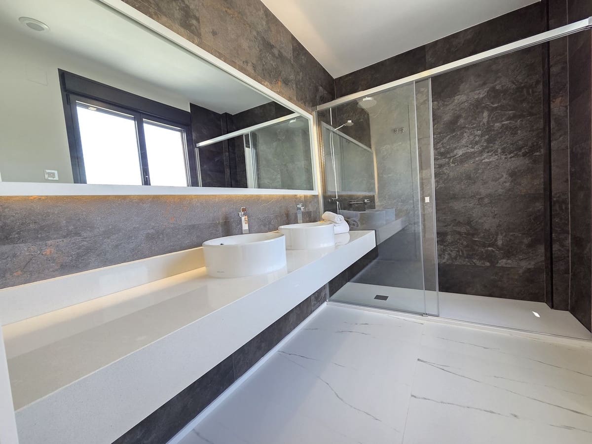 3 quarto Apartamento para venda em Casares com piscina garagem - 575 000 € (Ref: 10124024)