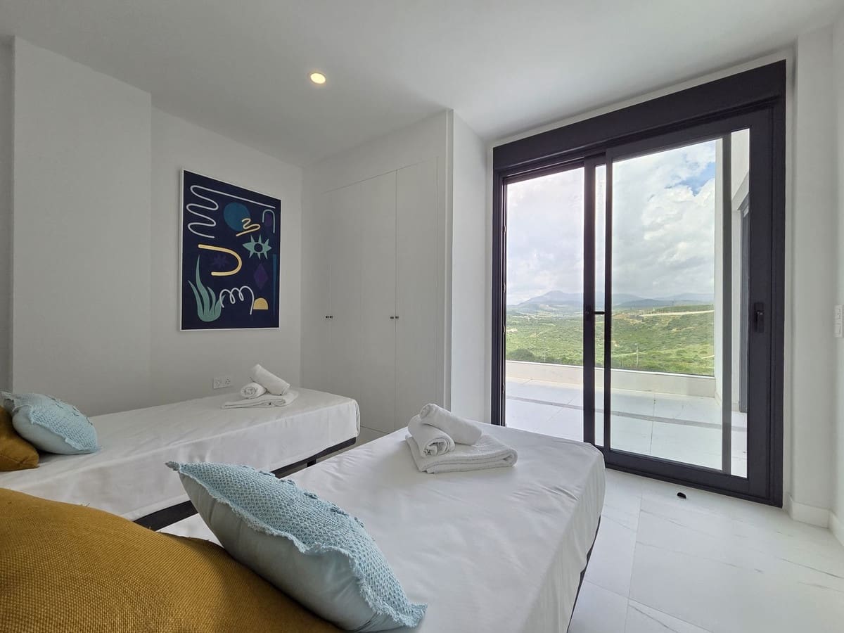 3 quarto Apartamento para venda em Casares com piscina garagem - 575 000 € (Ref: 10124024)