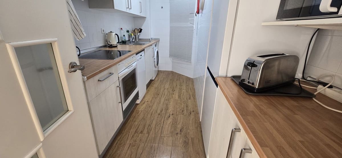 2 makuuhuone Huoneisto myytävänä paikassa Fuengirola mukana uima-altaan 
autotalli - 420 000 € (Ref: 10124090)