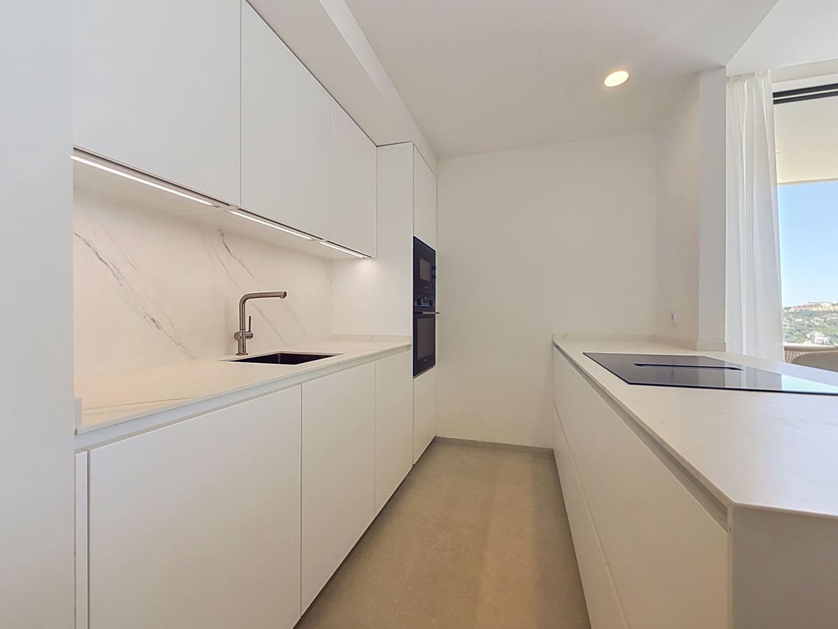 3 bedroom Apartment for sale in Benahavis with garage - € 1,490,000 (Ref: 10124127)