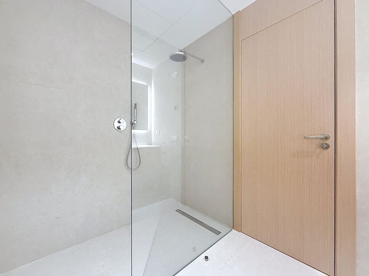 3 bedroom Apartment for sale in Benahavis with garage - € 1,490,000 (Ref: 10124127)