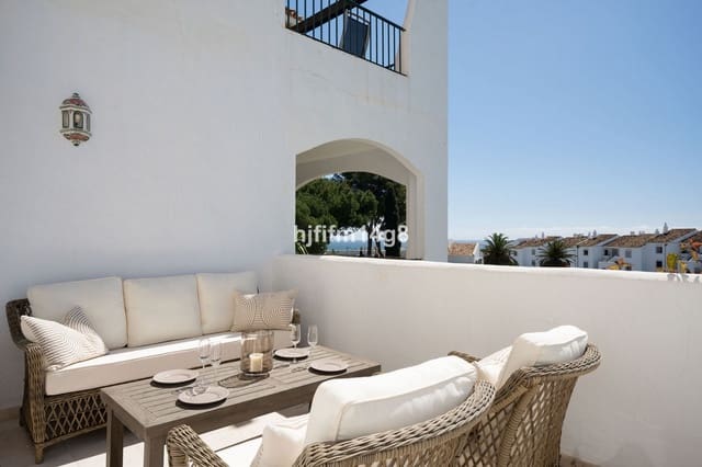Apartamento de 2 habitaciones en Nueva Andalucia, Marbella en venta con piscina garaje - 815.000 € (Ref: 10124145)
