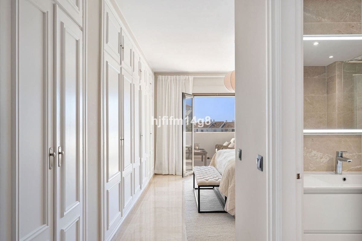Apartamento de 2 habitaciones en Nueva Andalucia en venta con piscina garaje - 815.000 € (Ref: 10124145)