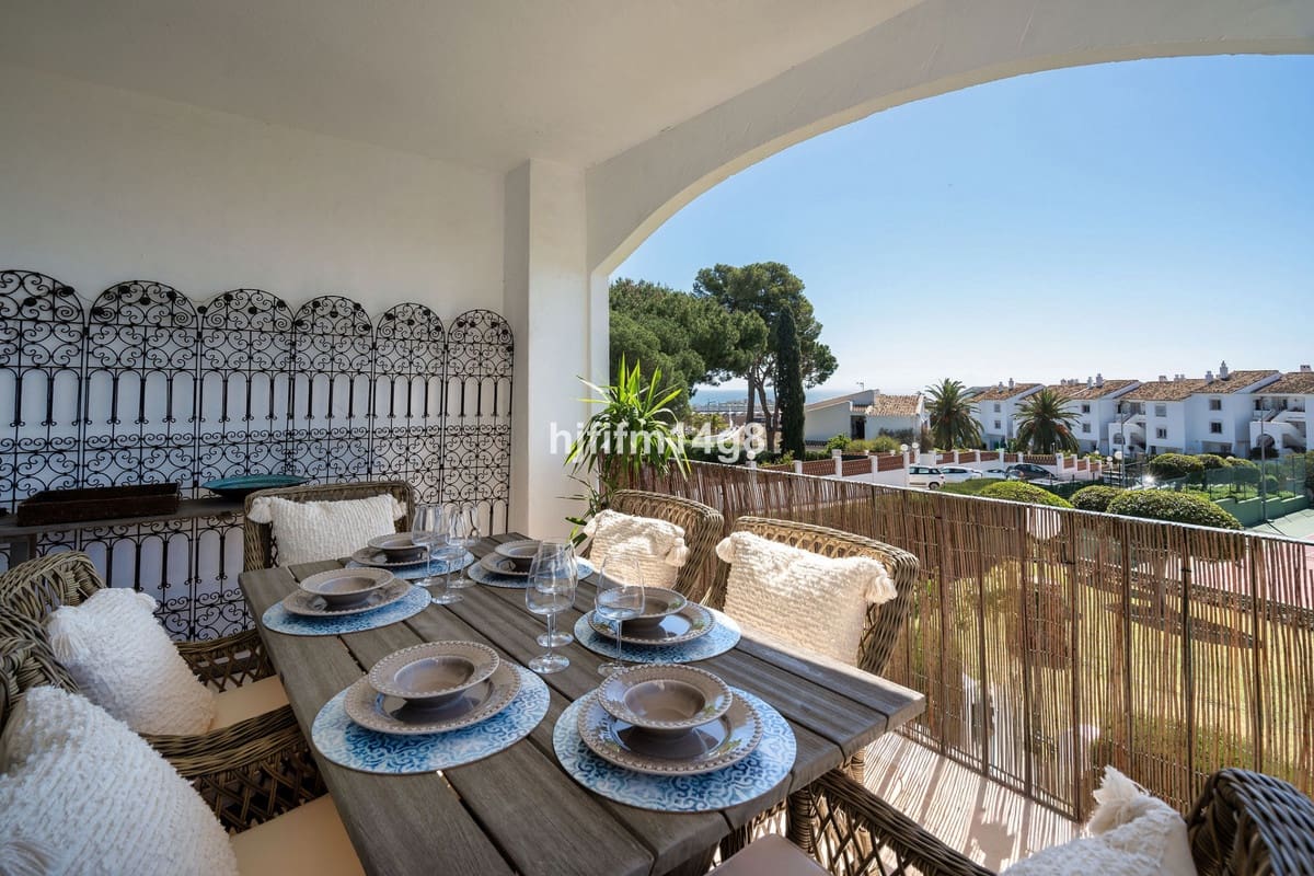 Apartamento de 2 habitaciones en Nueva Andalucia en venta con piscina garaje - 815.000 € (Ref: 10124145)