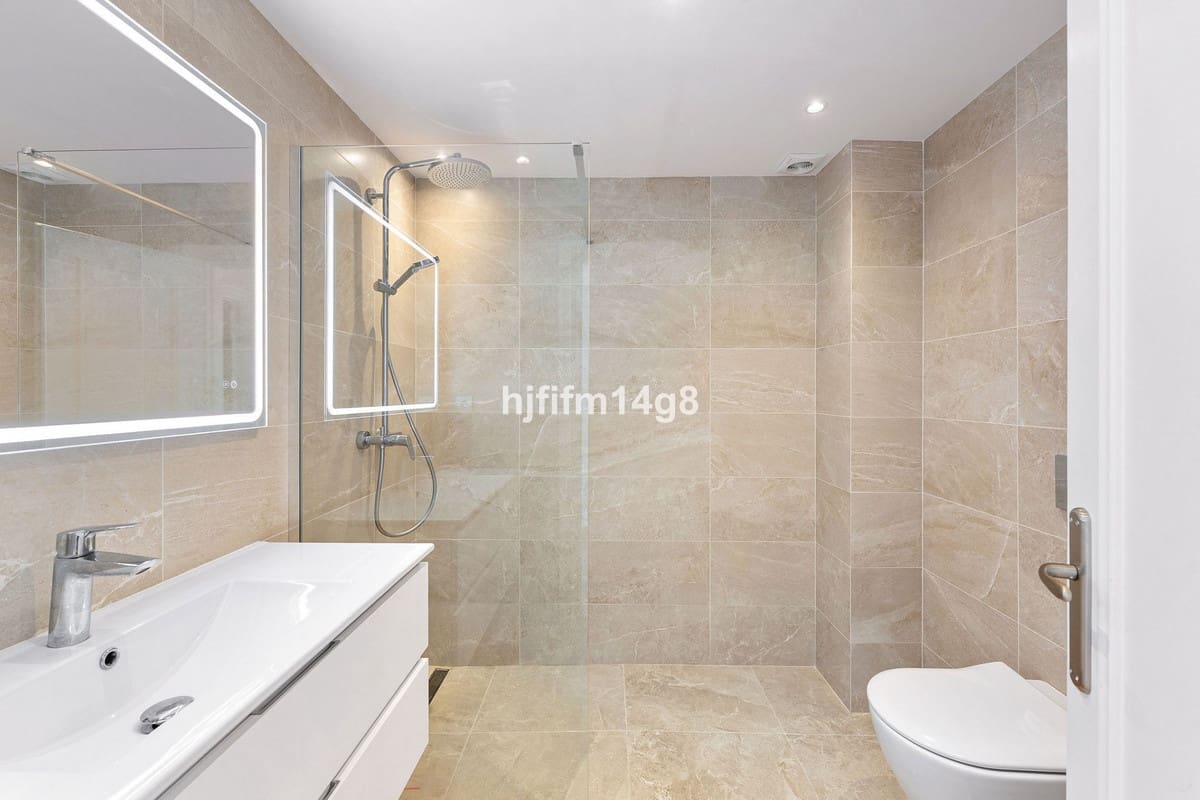 Apartamento de 2 habitaciones en Nueva Andalucia en venta con piscina garaje - 815.000 € (Ref: 10124145)