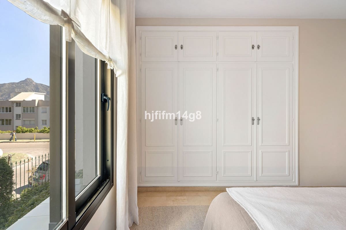 Apartamento de 2 habitaciones en Nueva Andalucia en venta con piscina garaje - 815.000 € (Ref: 10124145)