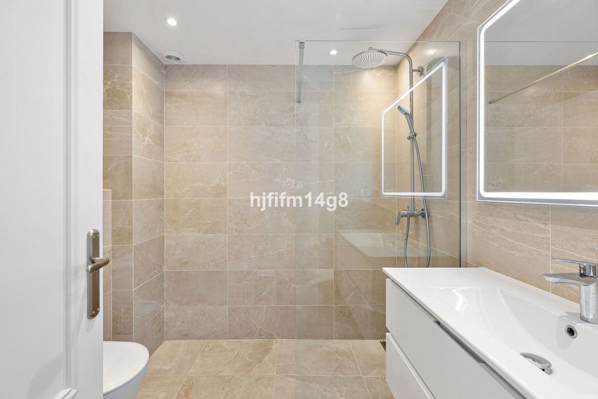 Apartamento de 2 habitaciones en Nueva Andalucia en venta con piscina garaje - 815.000 € (Ref: 10124145)