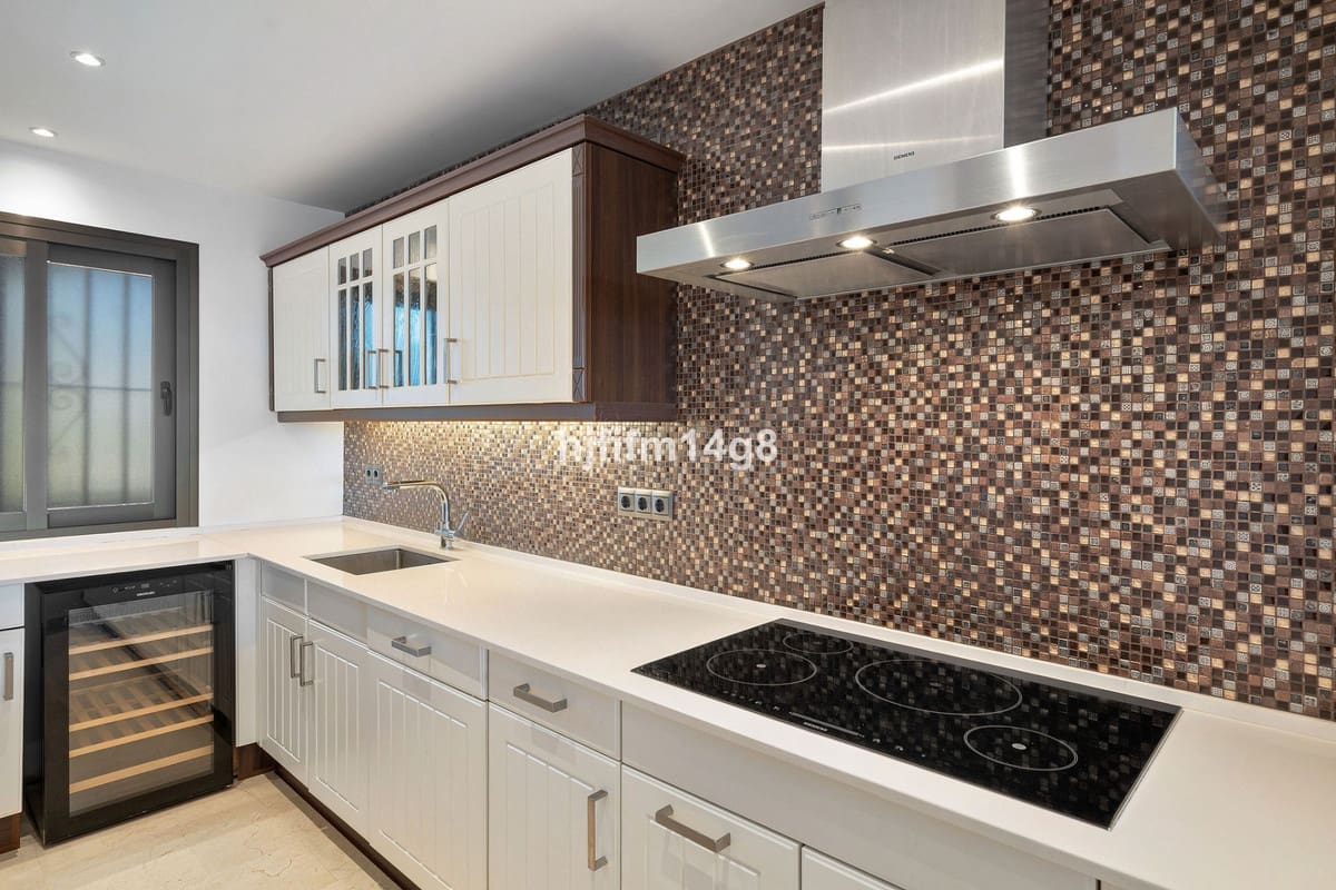 Apartamento de 2 habitaciones en Nueva Andalucia en venta con piscina garaje - 815.000 € (Ref: 10124145)