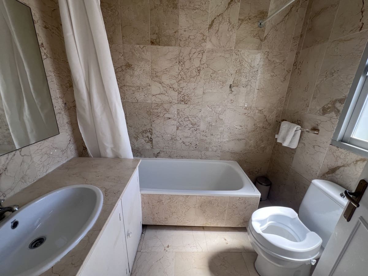 3 Zimmer Haus zu verkaufen in El Paraiso mit Pool Garage - 469.000 € (Ref: 10124195)
