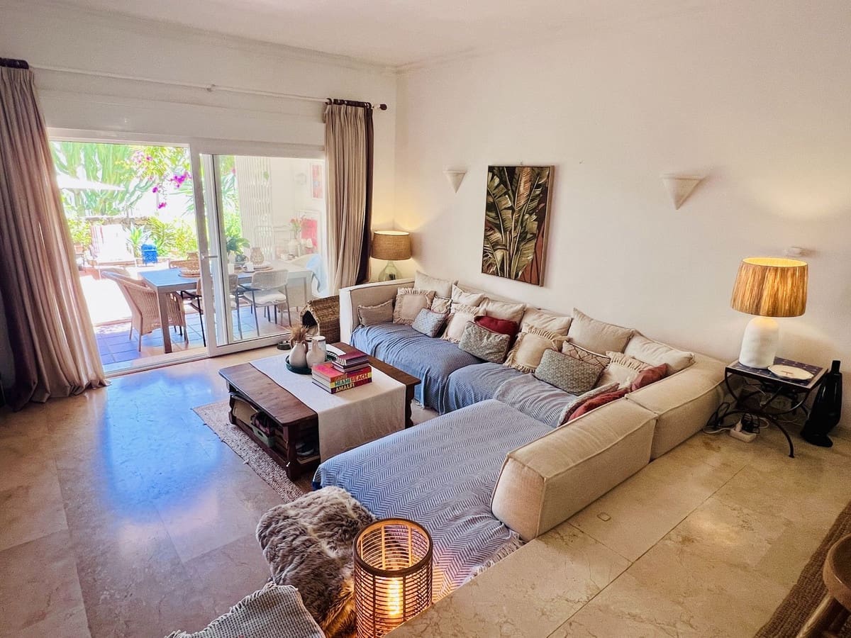 3 Zimmer Haus zu verkaufen in El Paraiso mit Pool Garage - 495.000 € (Ref: 10124196)
