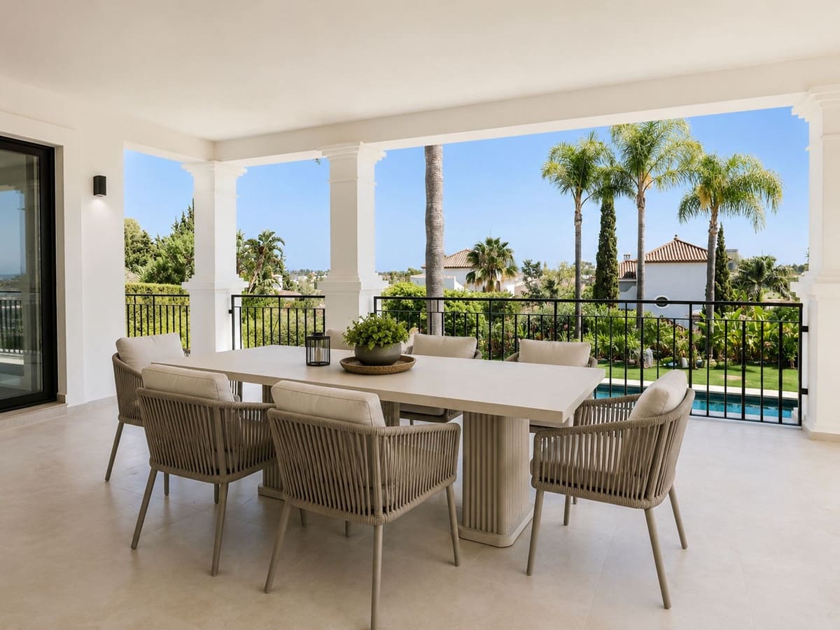 6 bedroom Villa for sale in El Paraiso with pool garage - € 3,700,000 (Ref: 10124207)