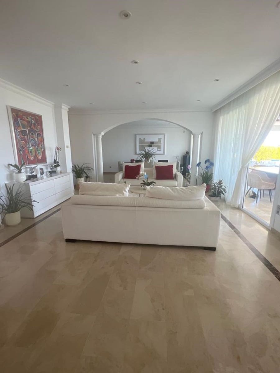 10 sovrum Villa till salu i El Paraiso med pool garage - 3 300 000 € (Ref: 10124214)