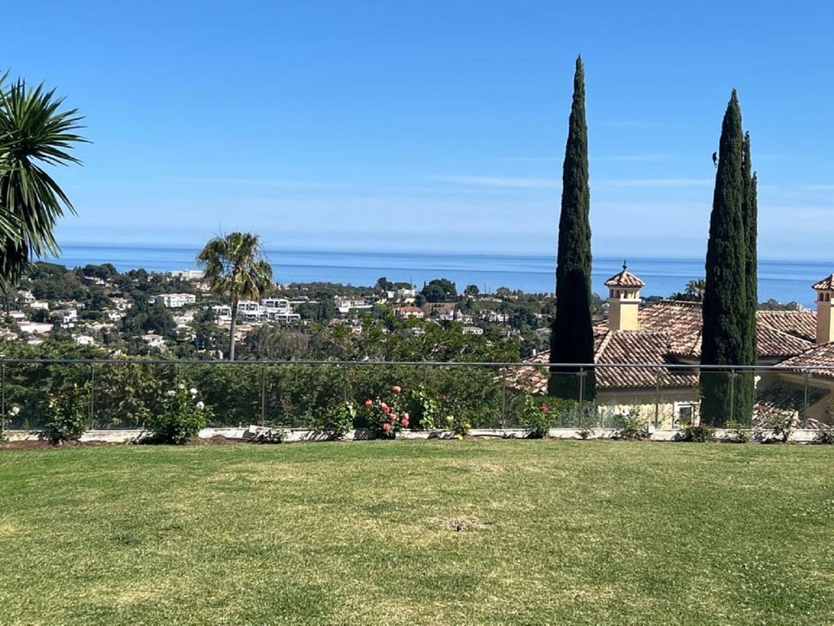 10 sovrum Villa till salu i El Paraiso med pool garage - 3 300 000 € (Ref: 10124214)